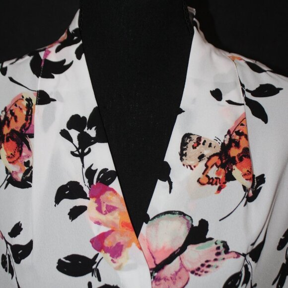 Investments Caroline Butterfly Three Quarter Sleeve Top - Picture 3 of 16